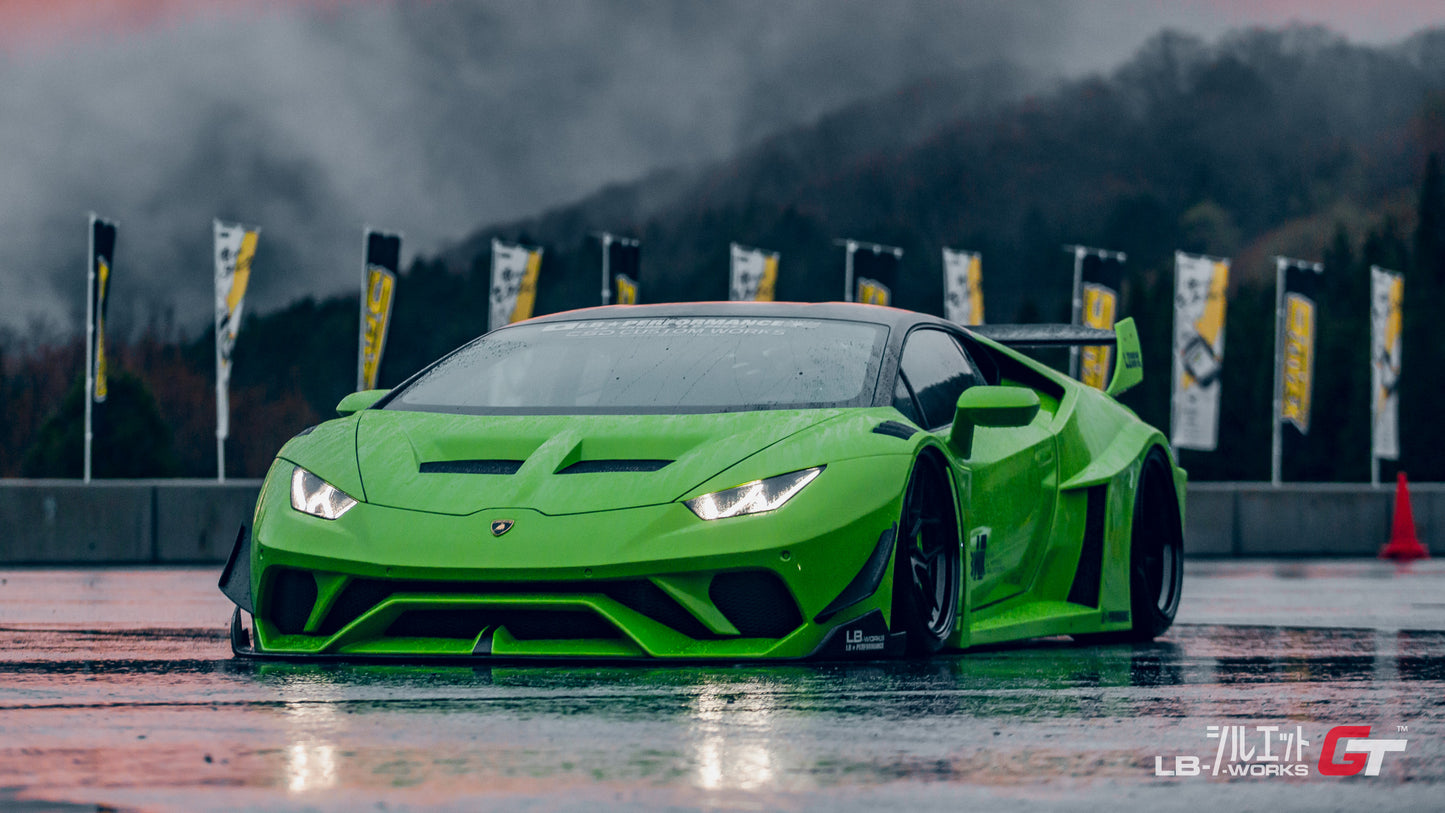LB-Silhouette WORKS HURACAN GT complete body kit