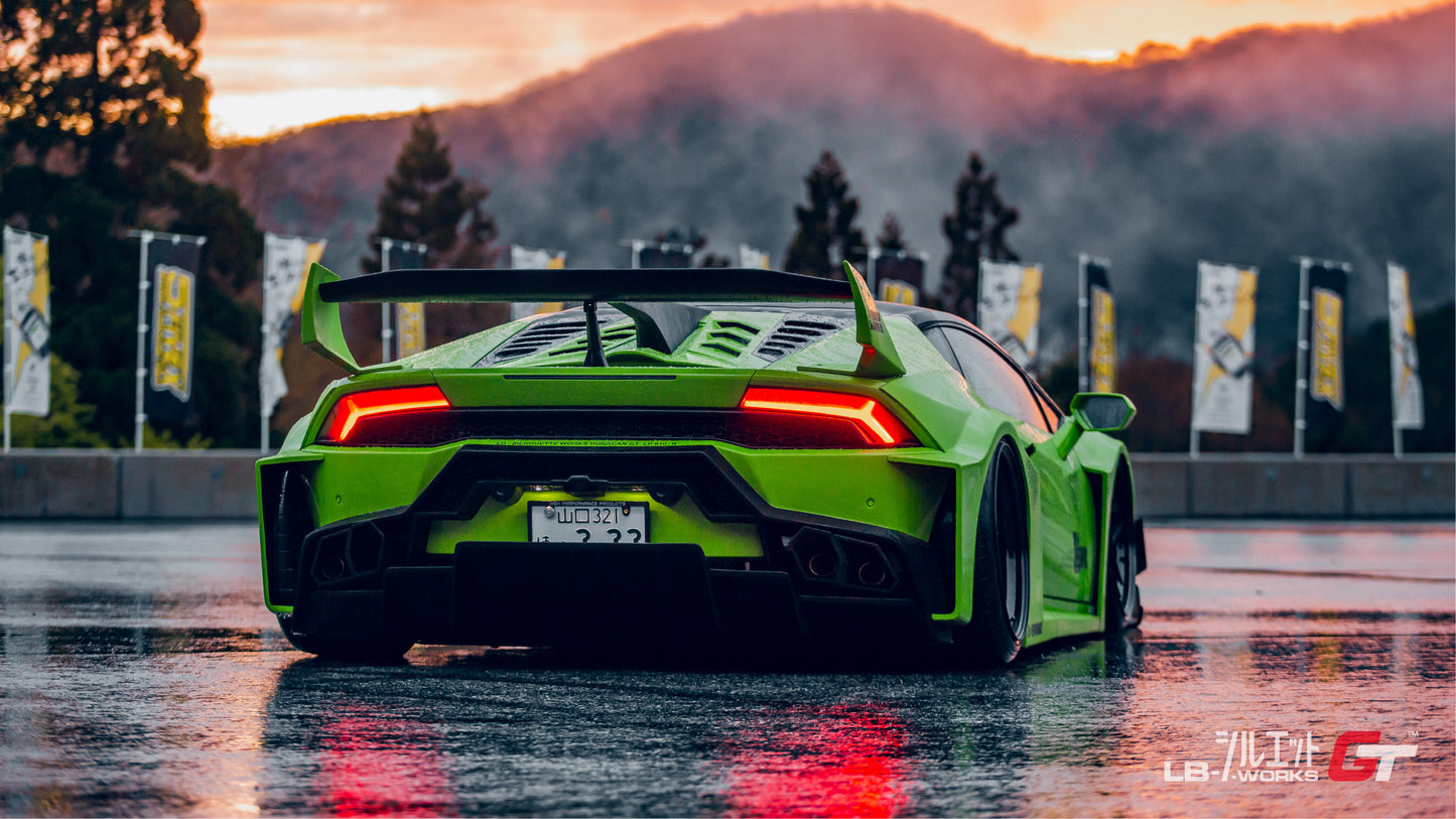 LB-Silhouette WORKS HURACAN GT complete body kit