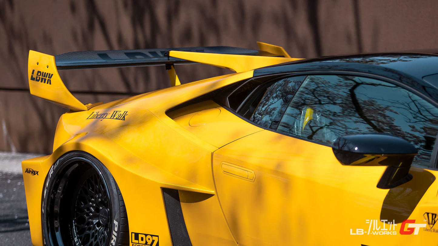 LB-Silhouette WORKS HURACAN GT complete body kit