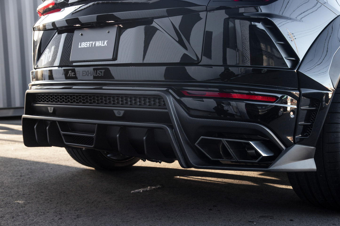 LB-WORKS URUS complete body kit