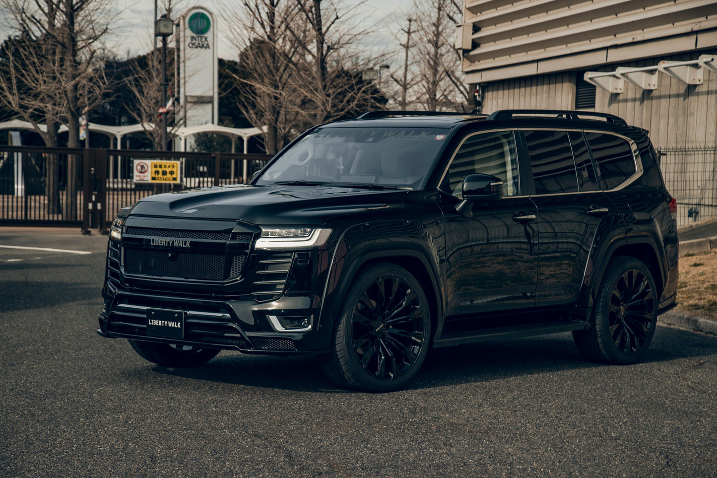 LB-WORKS TOYOTA LAND CRUISER 300