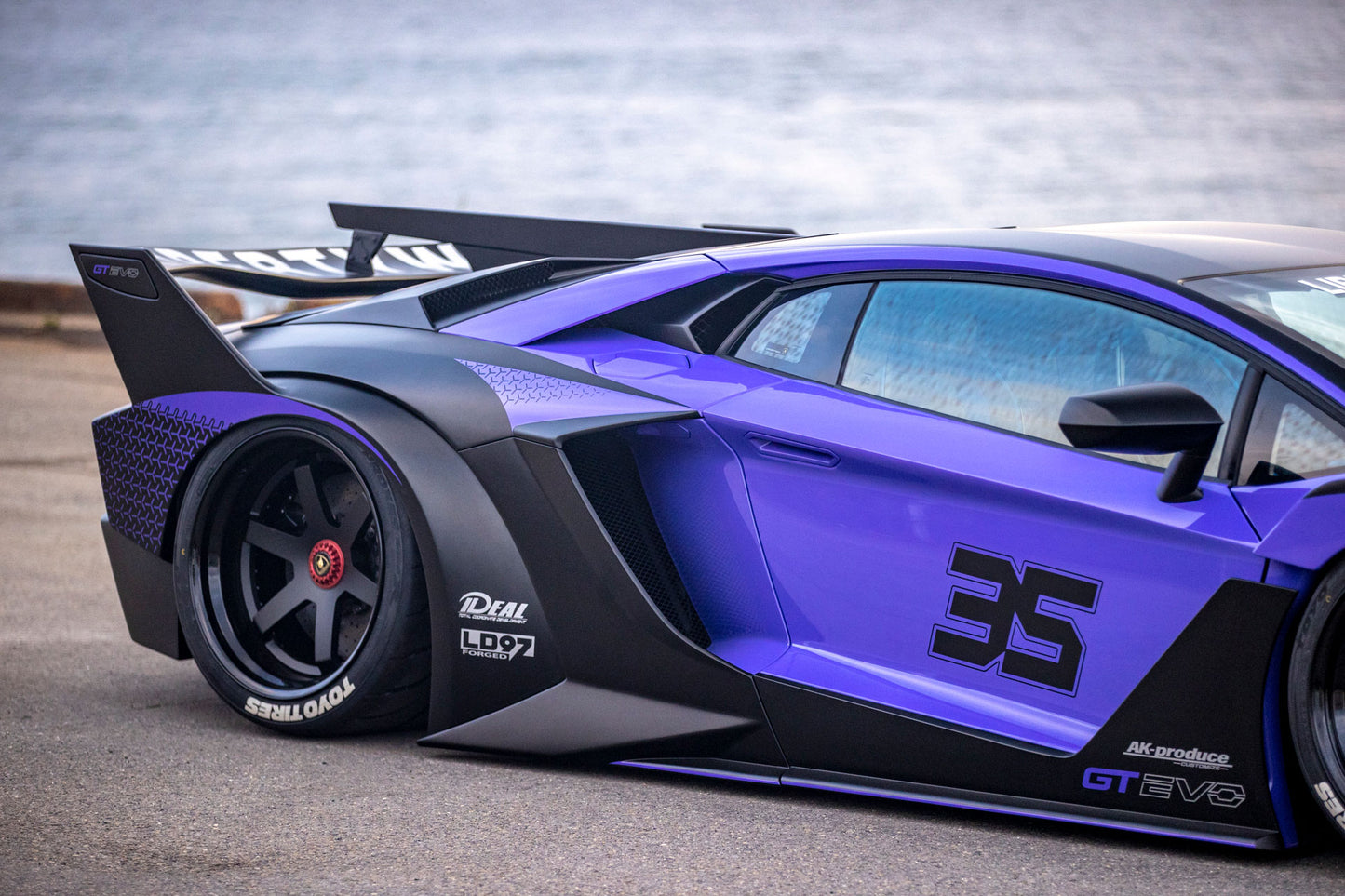 LB-Silhouette WORKS AVENTADOR GT EVO