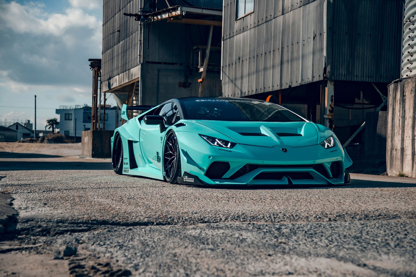 LB-Silhouette WORKS HURACAN GT complete body kit