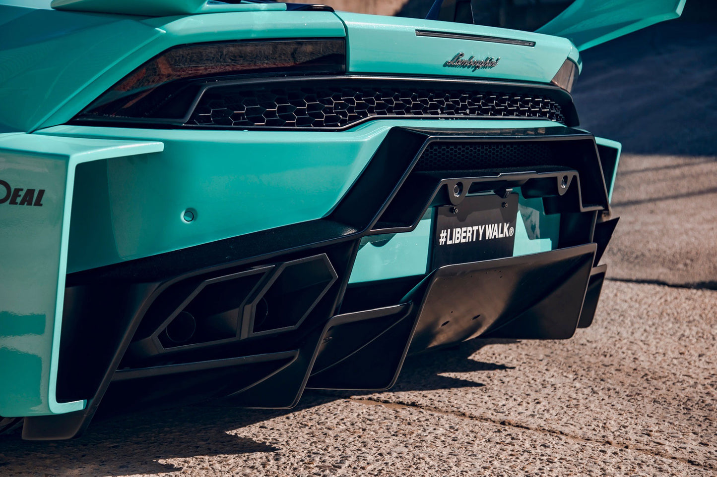 LB-Silhouette WORKS HURACAN GT complete body kit