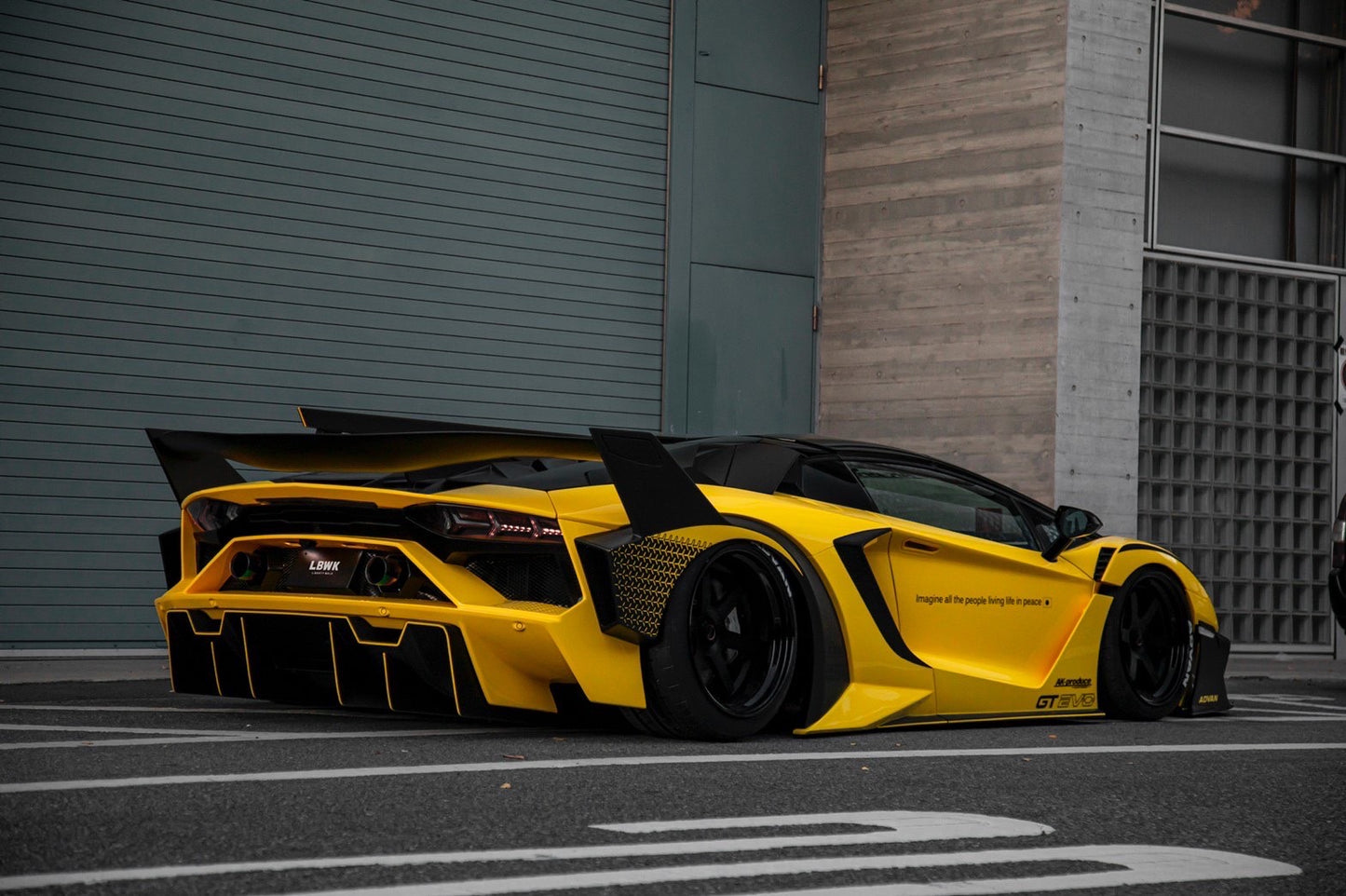 LB-Silhouette WORKS AVENTADOR GT EVO