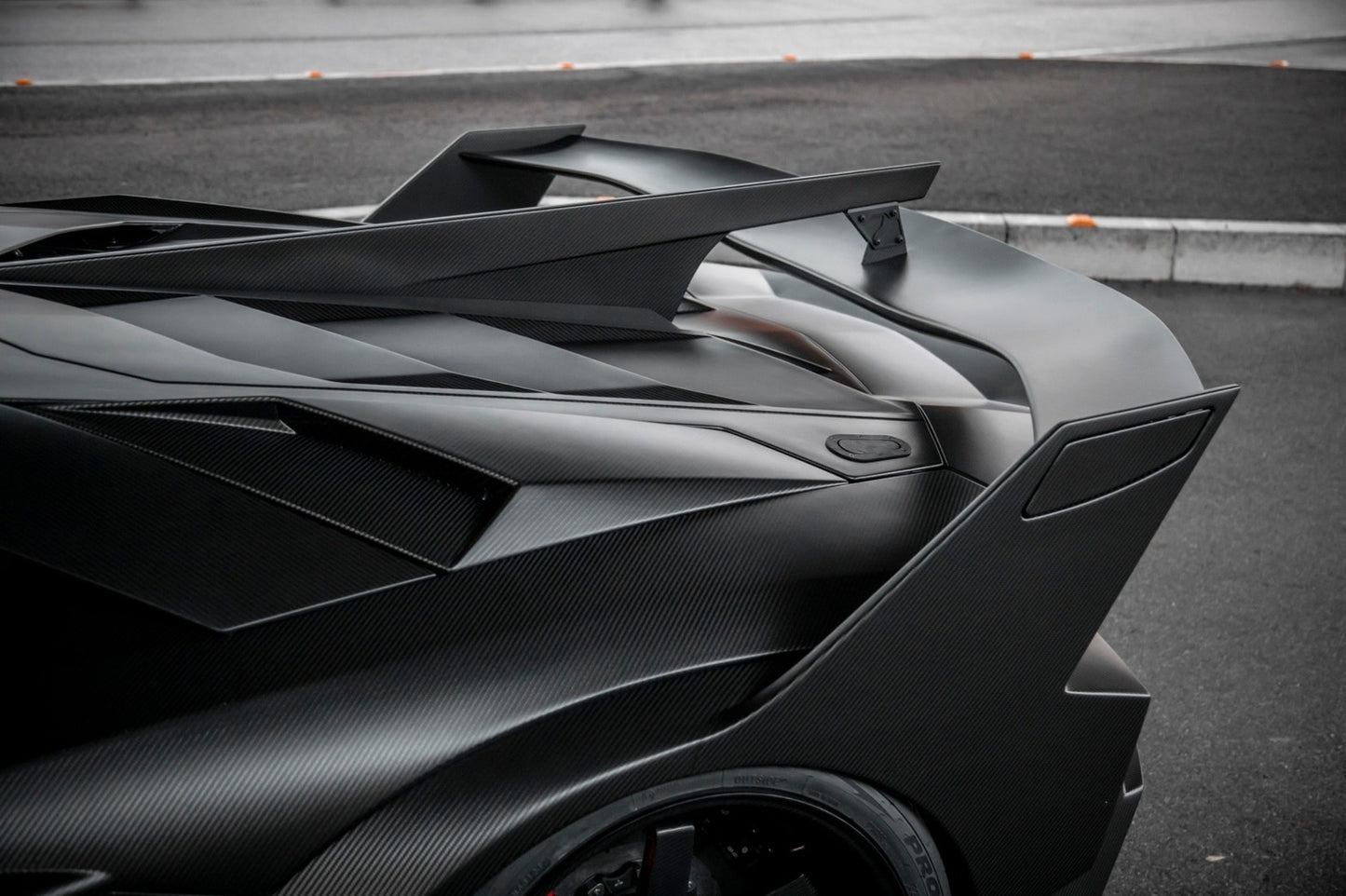 LB-Silhouette WORKS AVENTADOR GT EVO