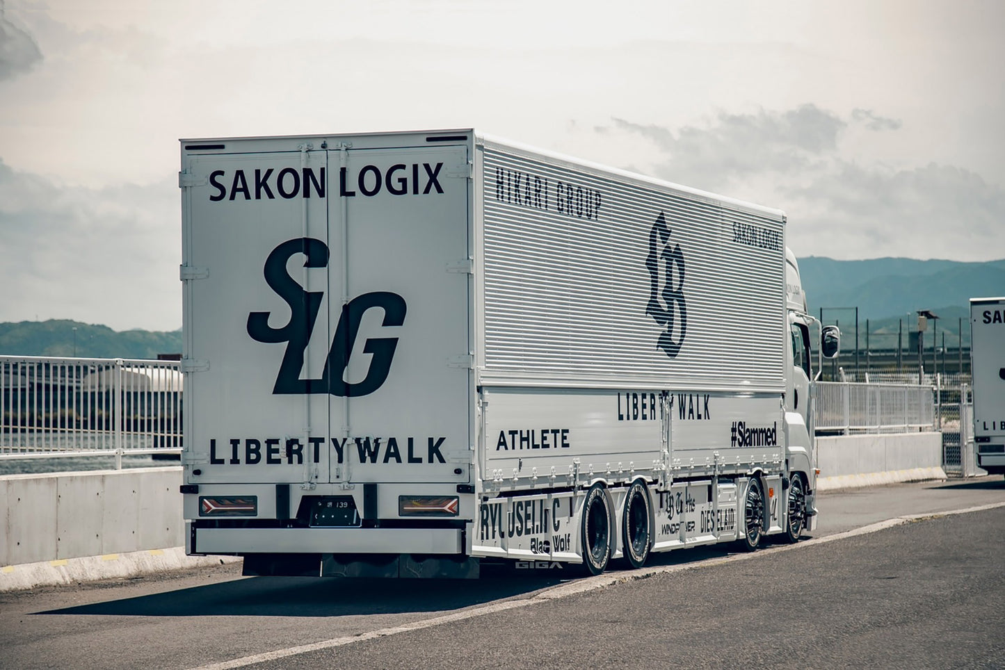 LB-TRUCKS ISUZU GIGA