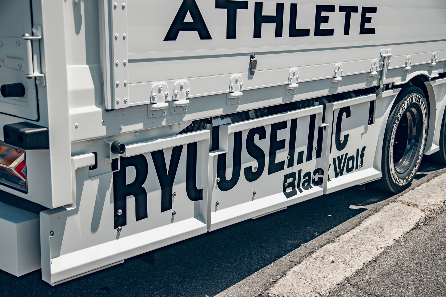LB-TRUCKS ISUZU GIGA