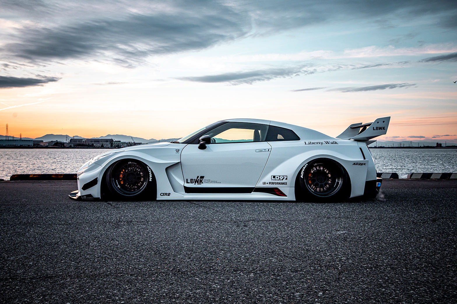 LB-Silhouette WORKS GT NISSAN 35GT-RR – My Store