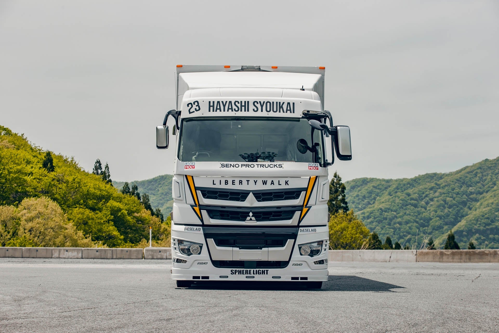 LB-TRUCKS Mitsubishi Fuso SUPER GREAT – My Store
