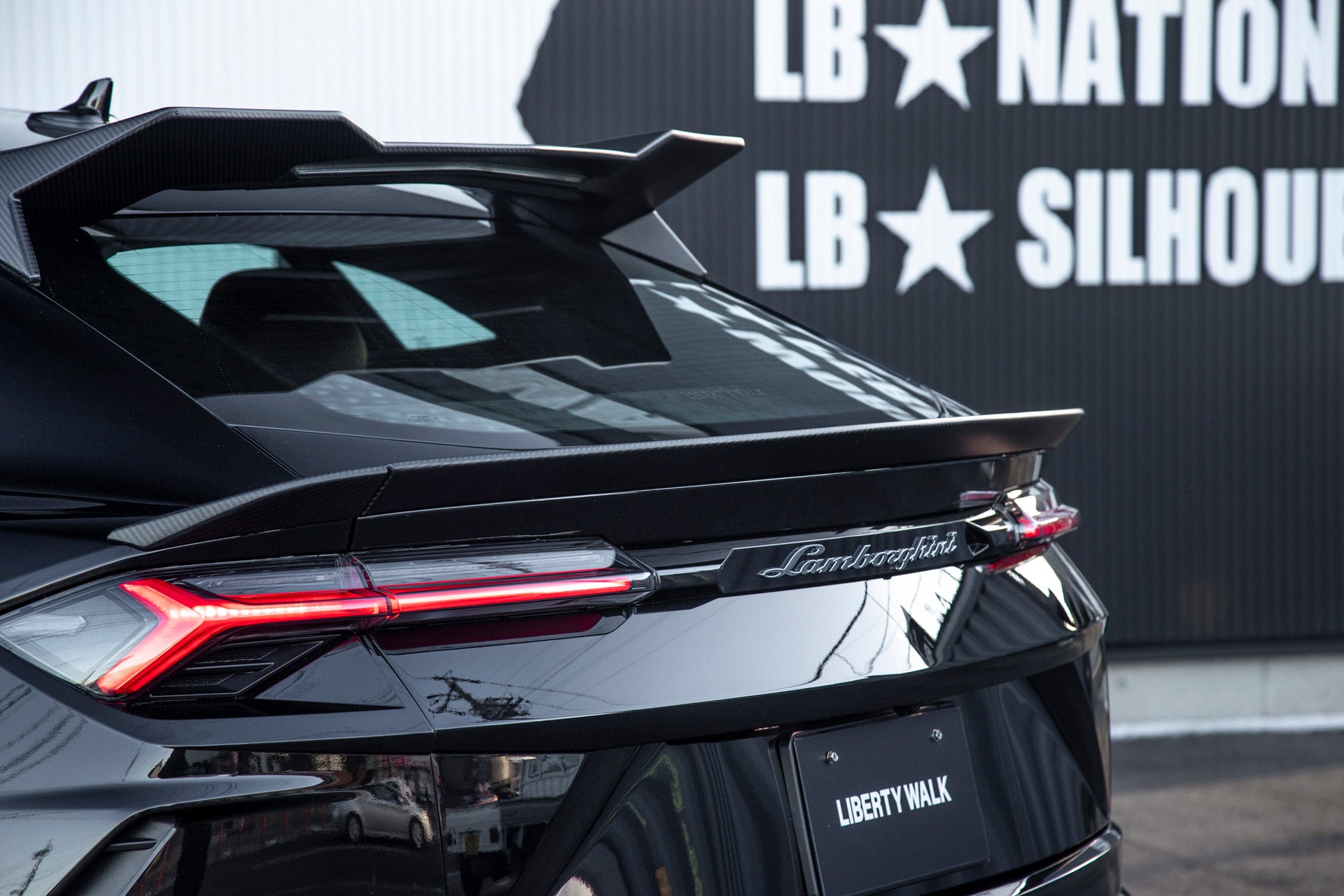 LB-WORKS URUS complete body kit – My Store